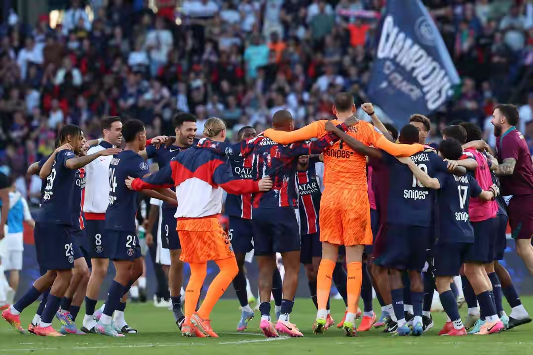 法国杯倒计时，曼联今夜单刀错失，细节引发关注，气氛紧张，资深球员宣示担当的简单介绍